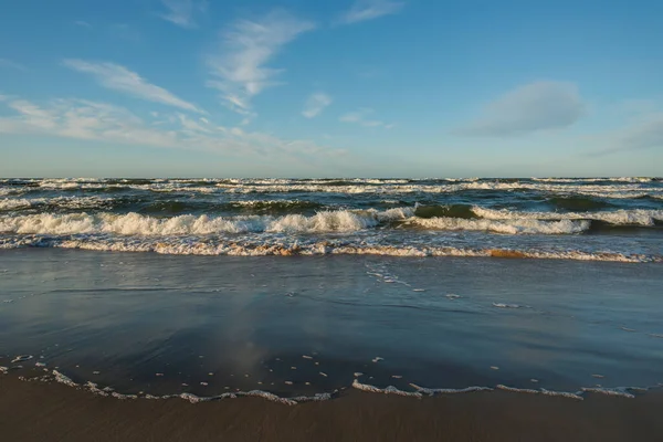 Baltık Denizi dalgalarının görüntüsü.