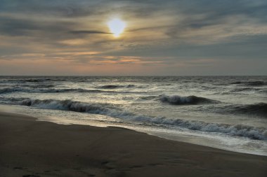 Baltık Denizi 'nin bir akşam manzarası.