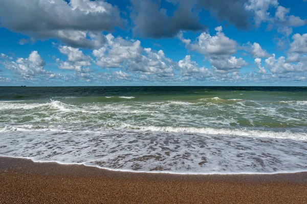 波状のバルト海の眺め — ストック写真