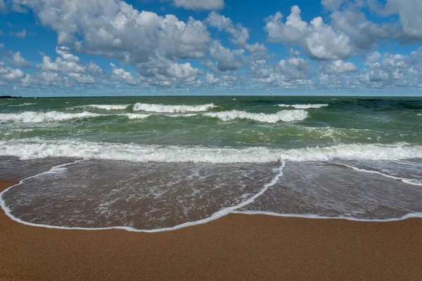 波状のバルト海の眺め — ストック写真