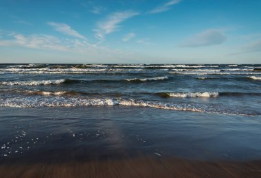 Baltık Denizi dalgalarının görüntüsü.