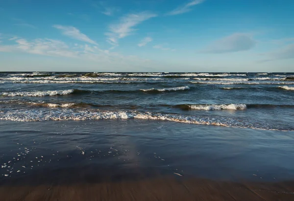 Baltık Denizi dalgalarının görüntüsü.