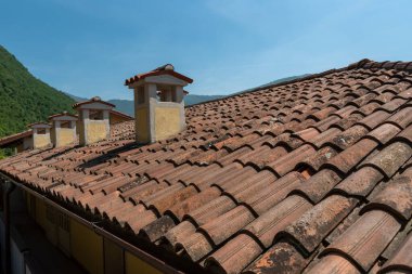 İtalya 'da bacalı çatı katı.