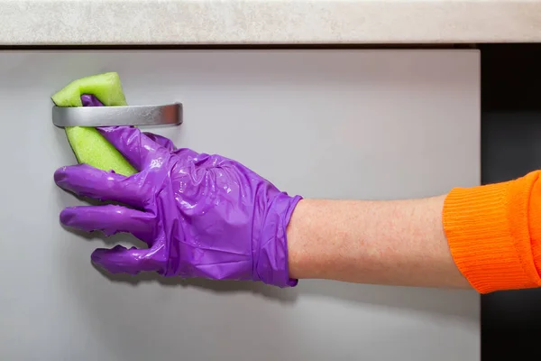 Trabalho Casa Cozinha Limpeza Armário — Fotografia de Stock