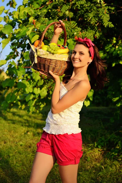 Beautiful girl on a picnic — Stock Photo, Image