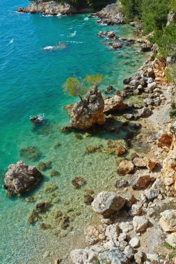 cristalic temiz deniz suyu ile muhteşem plaj