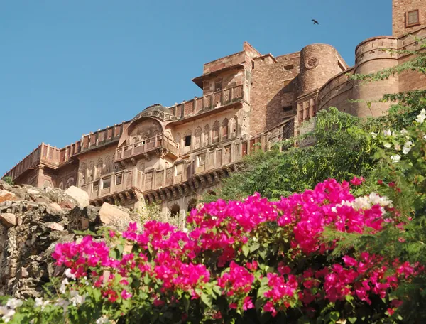 Mehrangarh Fort wall en la ciudad azul de Jodhpur, Rajastán, India — Foto de Stock