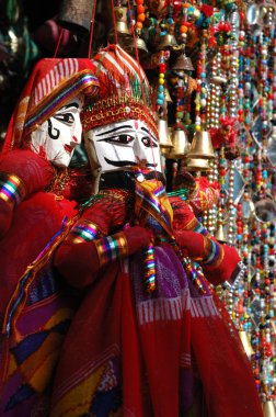 Satılık, rajasthan renkli el yapımı geleneksel kuklalar