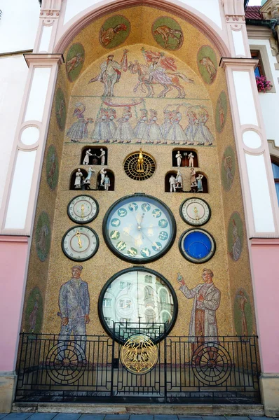 Oude astronomische klok in olomouc, Tsjechië — Stockfoto