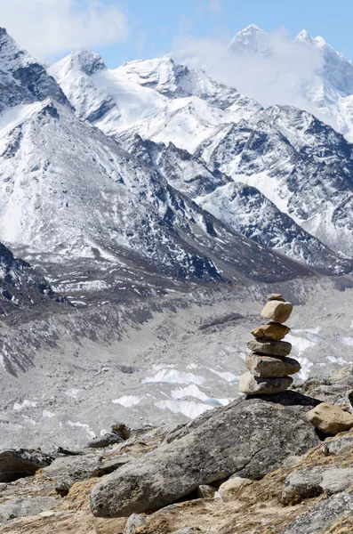 Khumbu 지역, 히말라야, 네팔에서 돌 마커 — 스톡 사진