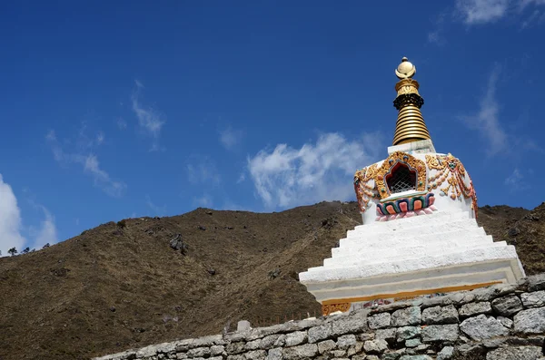 Traditionelle tibetische Stupa in Nepal, Asien — Stockfoto