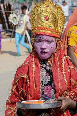 erkek lord krishna pushkar rajasthan, Hindistan gibi giyinmiş