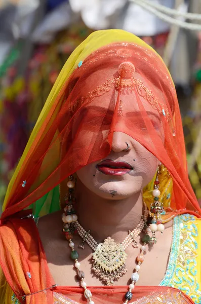 Homosexuell (Hijra) verkleidet als Frau auf der Kamelmesse in Pushkar, Rajasthan, Indien — Stockfoto