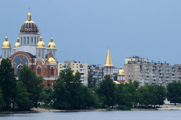 Церква Різдва в «Оболонь» набережна, Київ, Україна — стокове фото