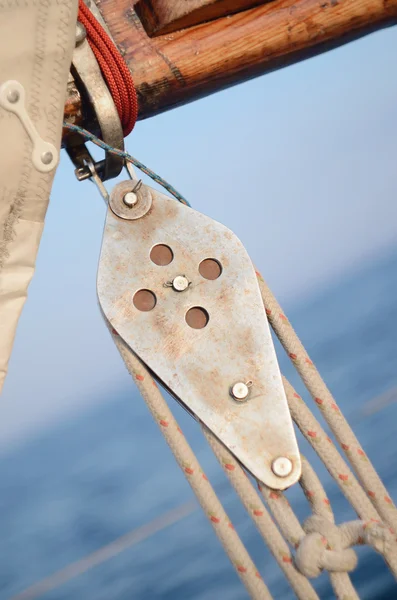 Pulley Blocks of mainsheet, running rigging of old yacht — Stock Photo, Image