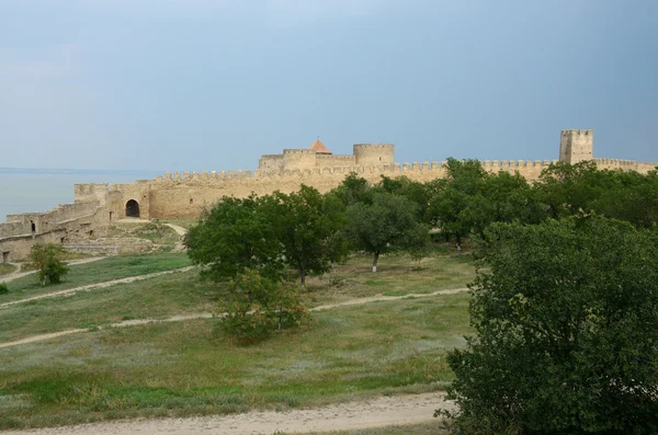 Befäst mur av mellersta fästning i turkiska fornborgen akkerman i belgorod-dnestrovsky staden, Ukraina, Europa — Stockfoto