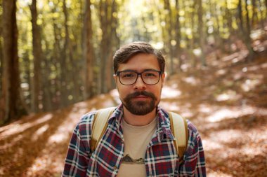 Doğada beyaz erkek model var..