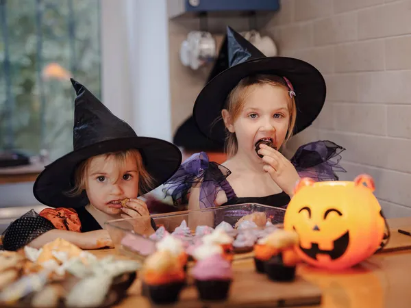 Halloween Holiday Childhood Concept Happy Family Preparing Halloween Two Sisters — Stock Photo, Image