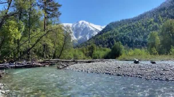 Prachtige bergen van de noordelijke Kaukasus in het najaar, Arkhyz, Karachay-Cherkessia — Stockvideo