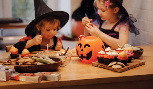 Halloween holiday and childhood concept — Stock Photo, Image