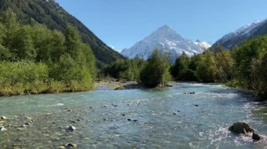 Kuzey Kafkasya 'nın güzel dağları sonbahar mevsiminde, Arkhyz, Karachay-Çerkessia