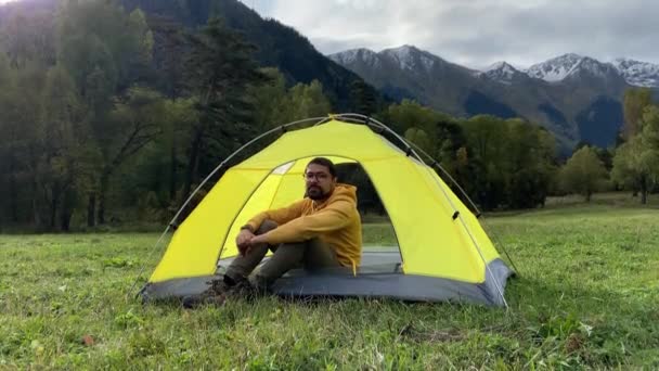 Camping in mountains of North Caucasus in fall season, Arkhyz, Karachay-Cherkessia — Stock Video