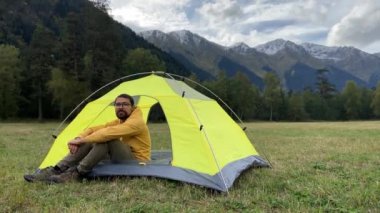 Kuzey Kafkasya 'nın dağlarında sonbahar mevsiminde Arkhyz, Karachay-Cherkessia