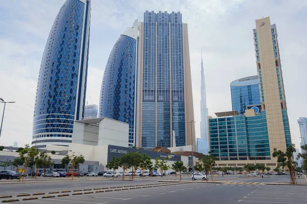 Dubai, Emiratos Árabes Unidos 19 de febrero de 2021: Dubai city downtown walk —  Fotos de Stock