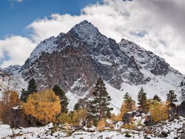 Karachay-Cherkessia, Arkhyz 'deki Kafkasya dağlarına seyahat et..