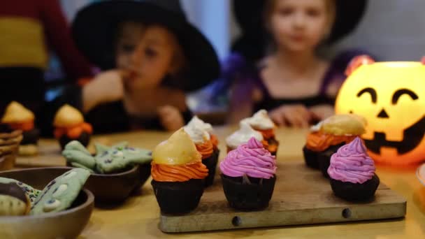 Preparing for Halloween at home kitchen. — Stock Video