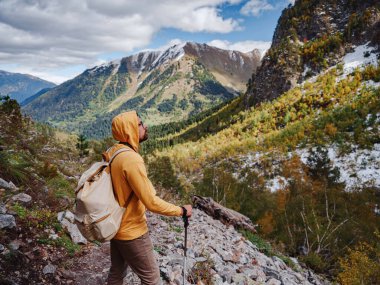 Karachay-Cherkessia, Arkhyz 'deki Kafkasya dağlarına seyahat et..