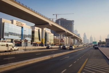 Dubai, Birleşik Arap Emirlikleri, 16 Şubat 2021: Dubai 'de Şeyh Zayd Karayolu
