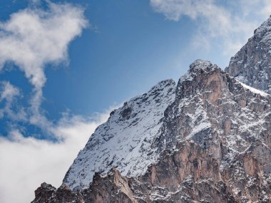 Karachay-Cherkessia, Arkhyz 'deki Kafkasya dağlarına seyahat et..