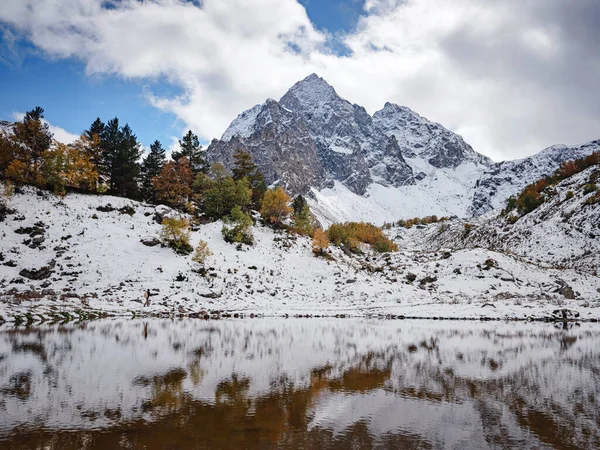 Travel to Caucasus mountains in Karachay-Cherkessia, Arkhyz. — Stock Photo, Image