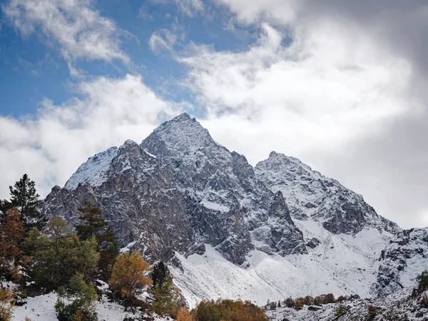 Travel to Caucasus mountains in Karachay-Cherkessia, Arkhyz. — Stock Photo, Image