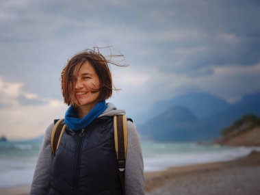 Antalya, hindi, Akdeniz kıyısında kış yürüyüşü