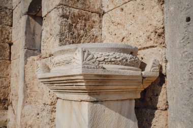 Ekim öğleden sonra Antalya 'da yürüyüş, Perge kenti