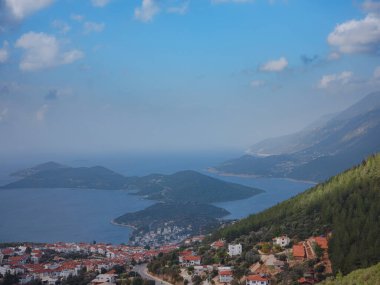 Türkiye 'de Kas veya Kash limanı ve Yunan adası Kastelorizo