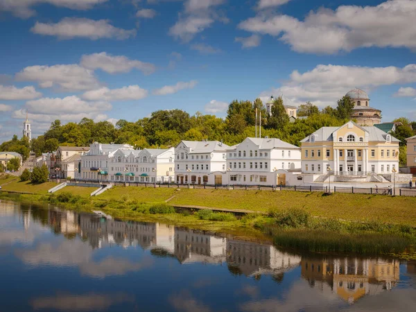 Viaggio estivo in Russia, città di Torzhok. — Foto Stock