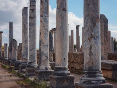 Ekim öğleden sonra Antalya 'da yürüyüş, Perge kenti