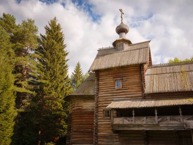 Rusya 'ya yaz seyahati, Torzhok şehri. Vasilevo Mimari ve Etnoğrafya Müzesi. Sozi 'deki Kurtarıcı Kilisesi (Kalininsky Bölgesi), İşaret Kilisesi