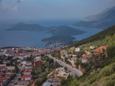 Türkiye 'de Kas veya Kash limanı ve Yunan adası Kastelorizo