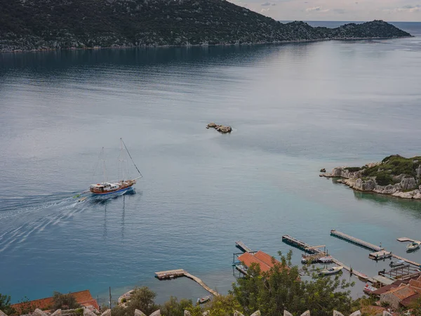 Atracciones turísticas y de viajes en la isla de Kekova, Turquía. — Foto de Stock