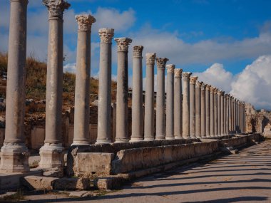 Ekim öğleden sonra Antalya 'da yürüyüş, Perge kenti