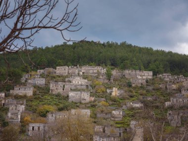 Fethiye İzmir 'deki terk edilmiş Yunan köyü Kayakoy hayalet kasabası. 18. yüzyıl antik Yunan şehri Karmilissos 'un yeri..