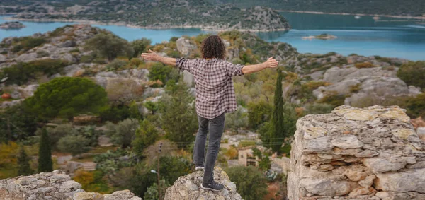 Voyage Attractions Touristiques Île Kekova Turquie Homme Voyageur Explore Ruines — Photo