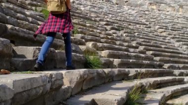 Antalya 'da yürüyüş sıcak Ekim öğleden sonra.