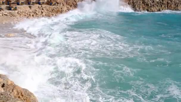 Krásná pláž Kaputash u Středozemního moře v Turecku. — Stock video