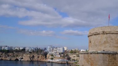 Antalya 'daki eski şehirde yürü