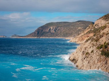 Kaputas sahilinde, Akdeniz kıyısında, Kas 'ta, Türkiye' de kimse yok. Lycia sahilleri, tatil günlerinde